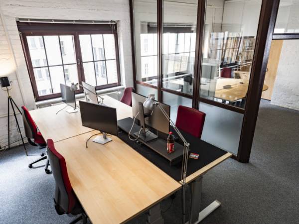 Teambüro im Altberliner Industrieloft in Friedrichshain-Kreuzberg — Bild 4