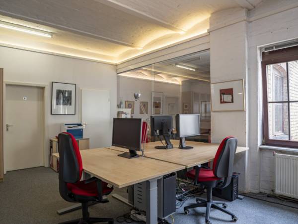 Teambüro im Altberliner Industrieloft in Friedrichshain-Kreuzberg — Bild 8