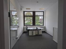Helle Bürogemeinschaft mit Freizeitraum in Köln-Weiden
