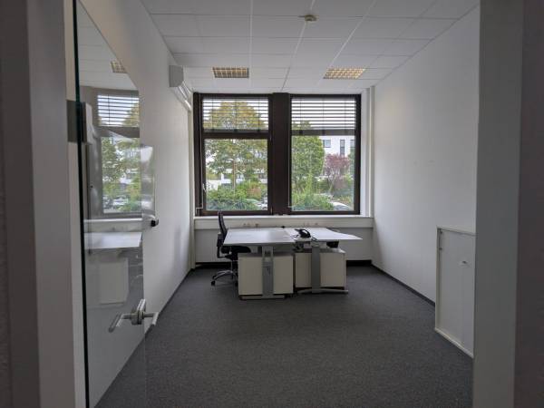 Helle Bürogemeinschaft mit Freizeitbereich in Köln-Weiden — Bild 3