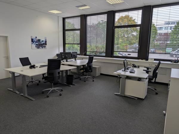 Helle Bürogemeinschaft mit Freizeitbereich in Köln-Weiden — Bild 4