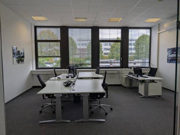 Helle Bürogemeinschaft mit Freizeitbereich in Köln-Weiden — Bild 5