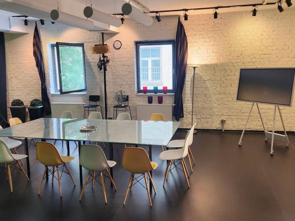 Kreatives Loft-Projektbüro in Bürogemeinschaft in Frankfurt Ostend — Bild 2