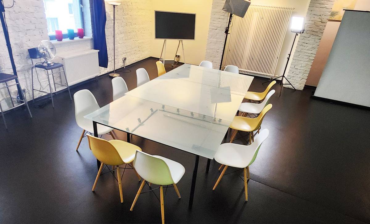 Kreatives Loft-Projektbüro in Bürogemeinschaft in Frankfurt Ostend
