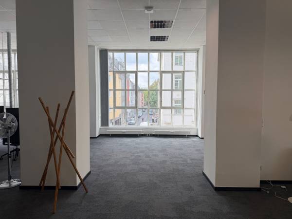 Attraktive Büroflächen in denkmalgeschütztem Altbau in Köln-Ehrenfeld — Bild 1