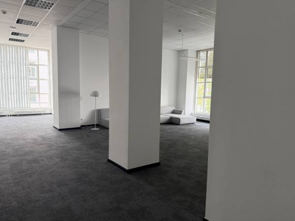 Attraktive Büroflächen in denkmalgeschütztem Altbau in Köln-Ehrenfeld — Bild 8