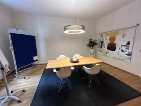 Helles, repräsentatives Einzelbüro in Bürogemeinschaft im