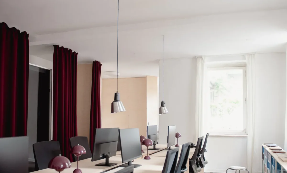 Büroraum / Arbeitsplätze