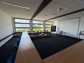 Modernes Business Center mit flexiblen Büros in Darmstadt-West