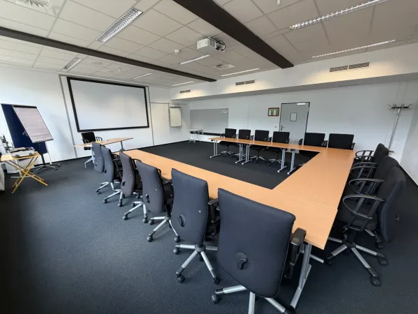 Abschließbares Büro in Darmstadt (West) – Ruhige Büros mit Tageslicht in modernem Business Center Darmstadt-West — Bild 8