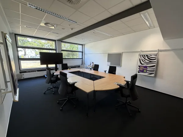 Abschließbares Büro in Darmstadt (West) – Ruhige Büros mit Tageslicht in modernem Business Center Darmstadt-West — Bild 3