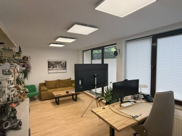 Helles Büro in etablierter Kanzlei in Dresden-Blasewitz — Bild 1