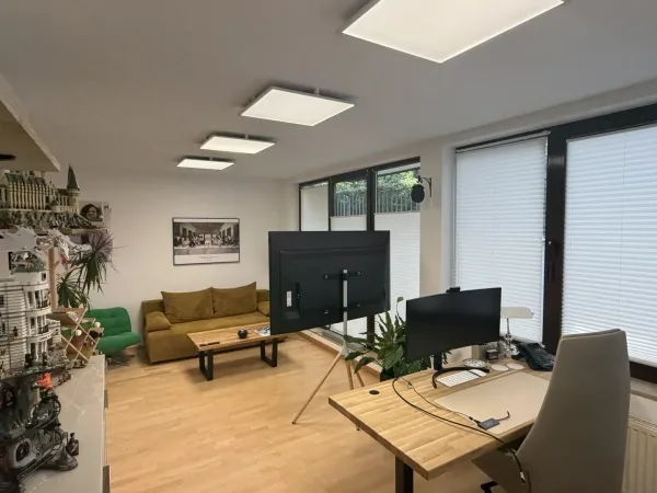 Abschließbares Büro in Dresden (Blasewitz) – Helles Büro in Bürogemeinschaft in Dresden-Blasewitz — Bild 1