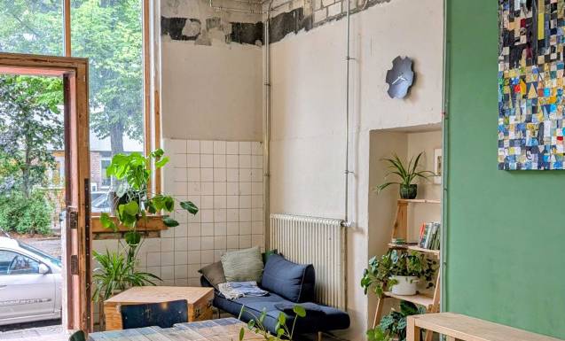 Helle & moderne Bürogemeinschaft im Hochparterre in Berlin-Neukölln