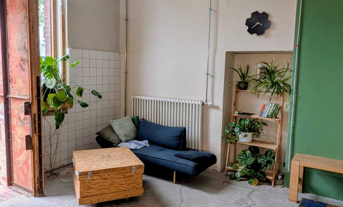 Helle & moderne Bürogemeinschaft im Hochparterre in Berlin-Neukölln