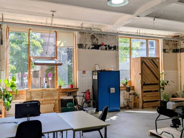 Bürofläche in Berlin (Neukölln) – Helle & moderne Bürogemeinschaft im Hochparterre in Berlin-Neukölln — Bild 1