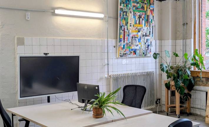 Helle & moderne Bürogemeinschaft im Hochparterre in Berlin-Neukölln