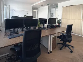 Zentrale Bürogemeinschaft mit Balkon in Wien Mariahilf