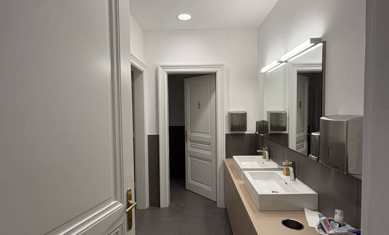 Wash room