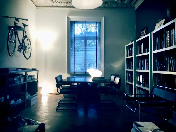 Abschließbares Büro in Frankfurt am Main (Nordend-West) – Angenehme Bürogemeinschaft im Altbau in Frankfurt Nordend-West — Bild 5