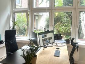 Ruhiger fester Arbeitsplatz in Altbaubüro in Düsseldorf-Carlstadt