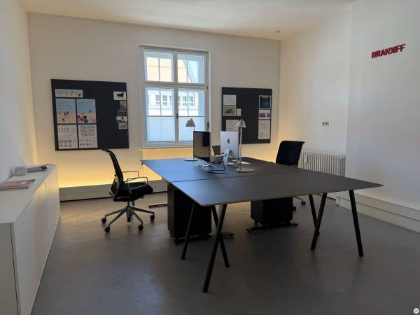 Ruhiger Arbeitsplatz in charmanter Bürogemeinschaft in — Bild 2