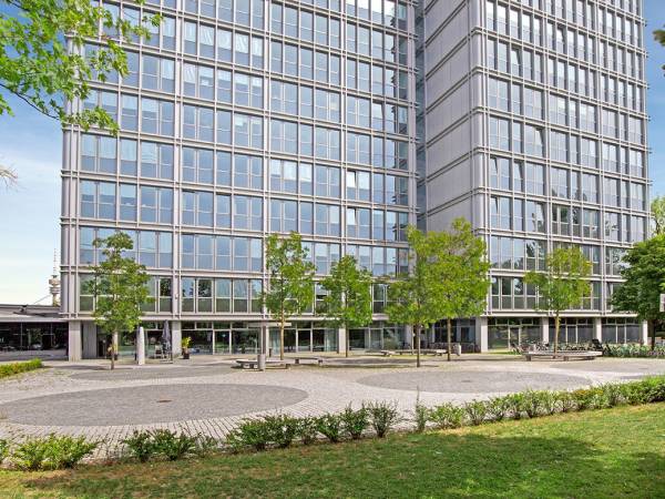 Hochwertige Bürogemeinschaft mit Panoramablick in München-Nymphenburg — Bild 1