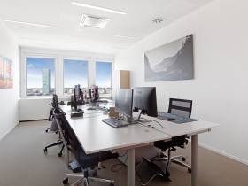 Moderne Bürofläche mit Panoramablick in München-Moosach
