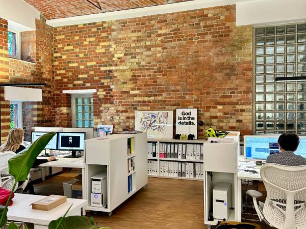 Schöne Loft-Bürogemeinschaft mit Kappendecken in Berlin-Mitte — Bild 1