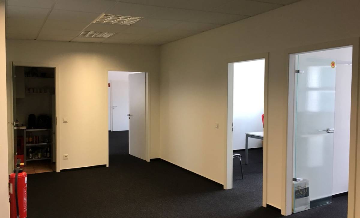 Flexible Büroetage mit Großraumbüro & Einzelbüros in Köln-Godorf