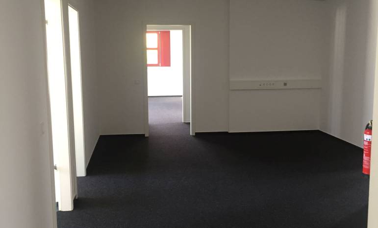 Flexible Büroetage mit Großraumbüro & Einzelbüros in Köln-Godorf