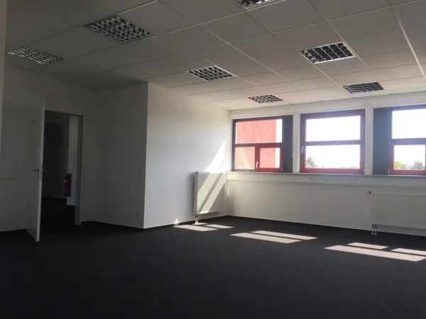 Bürofläche in Köln (Godorf) – Flexible Büroetage mit Großraumbüro & Einzelbüros in Köln-Godorf — Bild 6