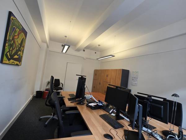 Professionelle Bürogemeinschaft im Kölner Bankenviertel — Bild 3