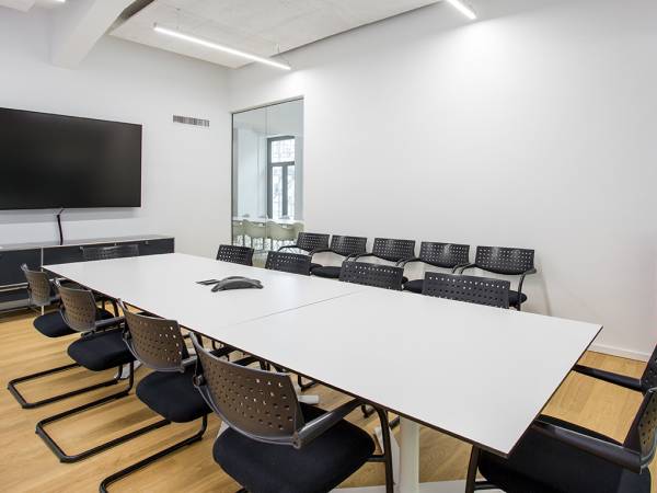 Agentur-Bürogemeinschaft mit Industriecharme in München-Obersendling — Bild 5