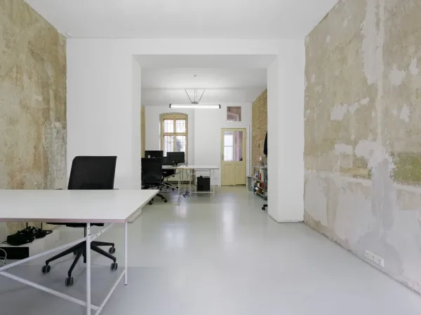 Schreibtischplatz in Berlin (Lichtenberg) – Ruhige Bürogemeinschaft im Altbau in Berlin-Lichtenberg — Bild 3