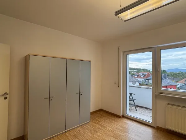 Abschließbares Büro in Bad Vilbel – Möbliertes Bürozimmer in zentraler Lage Bad Vilbel — Bild 8