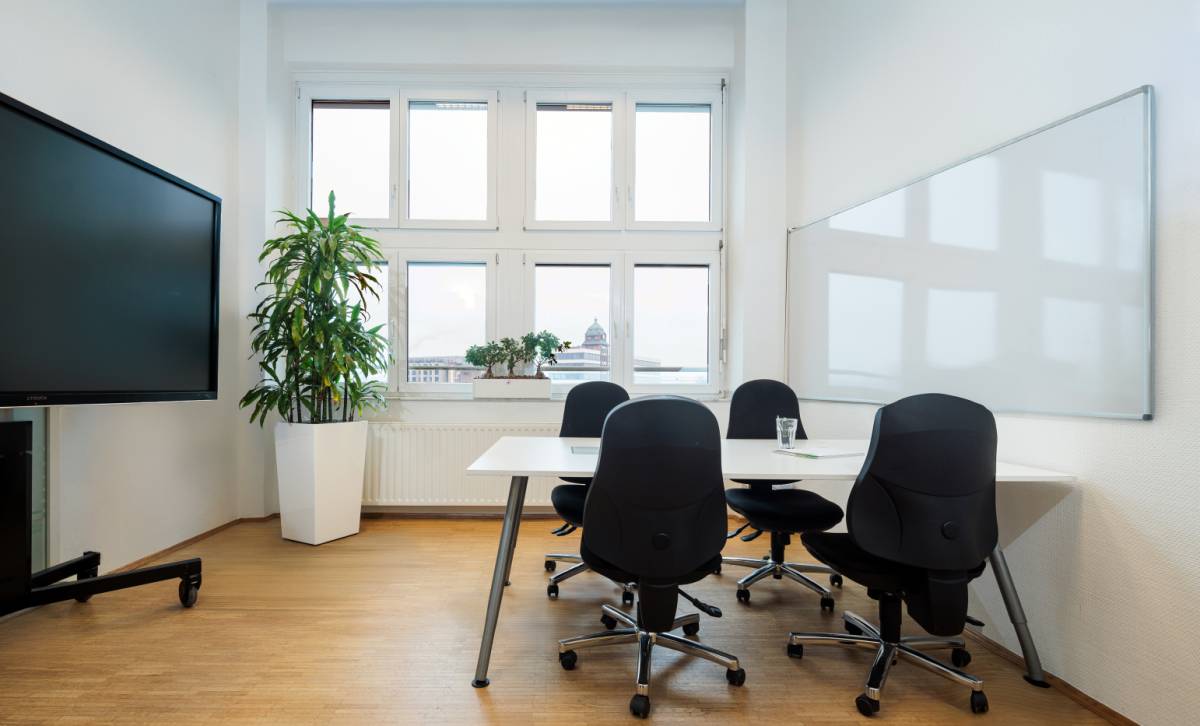 Innovativer Coworking Space mit Teambüros im Düsseldorfer Hafen