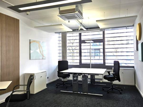 Moderner Coworking Space & stilvolle Büros in Ismaning — Bild 2