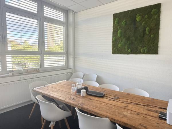 Ruhige Bürogemeinschaft mit Premium Arbeitsplätzen in — Bild 6