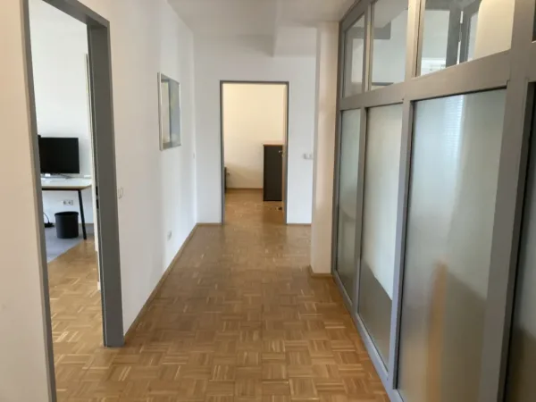 Abschließbares Büro in München (Obergiesing-Fasangarten) – Ruhige Bürogemeinschaft mit zwei Büroräumen in München-Obergiesing — Bild 3