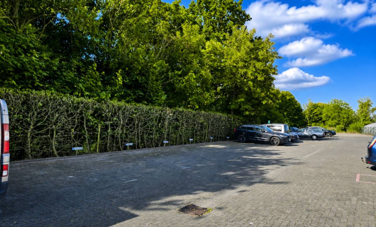 Eigener Parkplatz in ruhiger Lage