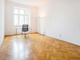Schöner Büroraum in Altbau  Top Lage am Hohenzollernplatz