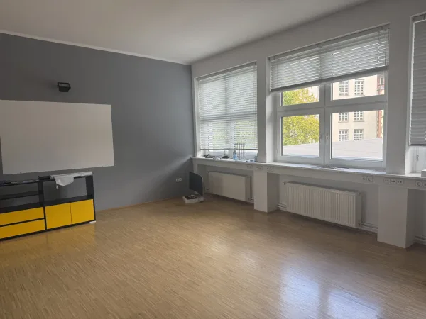 Abschließbares Büro in Frankfurt am Main (Bockenheim) – Bürogemeinschaft in Frankfurt Bockenheim mit exzellenter Anbindung — Bild 1