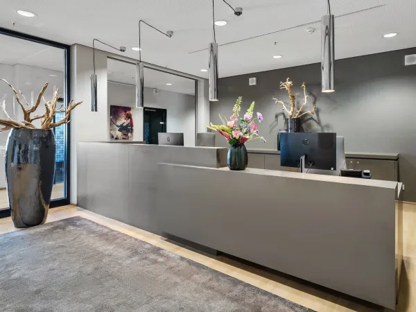 Abschließbares Büro in Stuttgart (Rathaus) – Helle, moderne Büros & Coworking in zentralem Business Center, — Bild 3