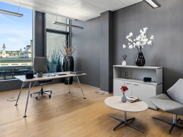 Abschließbares Büro in Stuttgart (Rathaus) – Helle, moderne Büros & Coworking in zentralem Business Center, — Bild 6