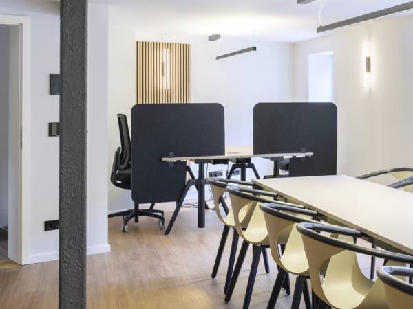 Moderne Teametage mit Dachterrasse in Altdorf b.Nürnberg — Bild 7