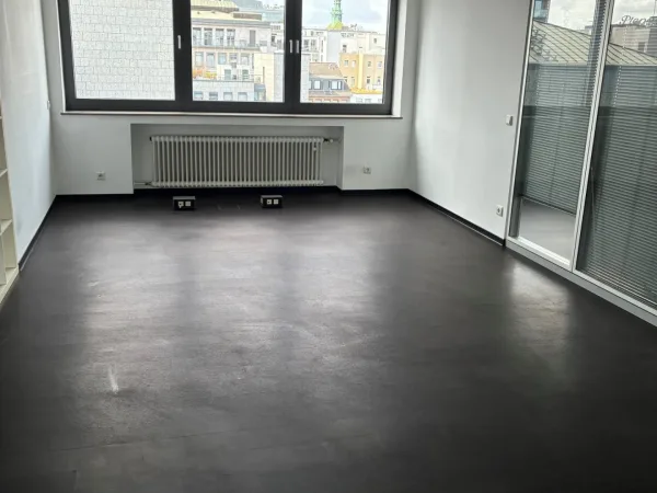 Bürofläche in Düsseldorf (Stadtmitte) – Helle Bürogemeinschaft im Herzen von Düsseldorf Stadtmitte — Bild 3