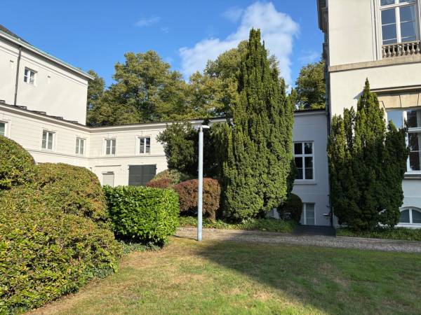 Bürogemeinschaft mit Garten- und Elbblick in Hamburg-Altona — Bild 1