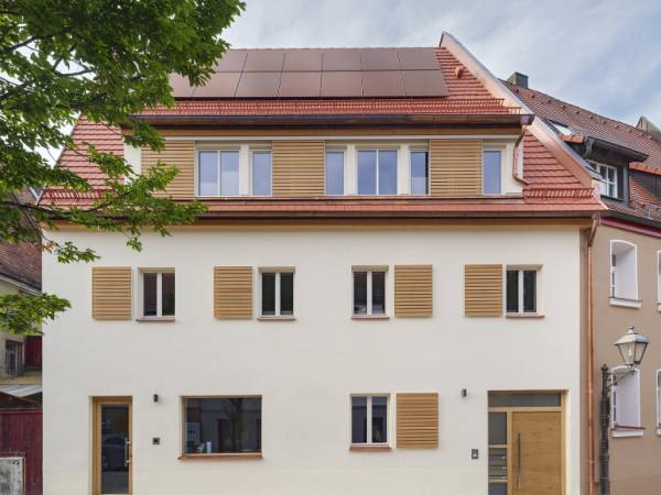 Moderne Teametage mit Dachterrasse in Altdorf b.Nürnberg — Bild 1