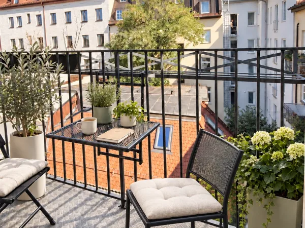 Schreibtischplatz in München (Ludwigsvorstadt-Isarvorstadt) – Inspirierendes Loft-Coworking & Büros in München-Glockenbachviertel — Bild 1